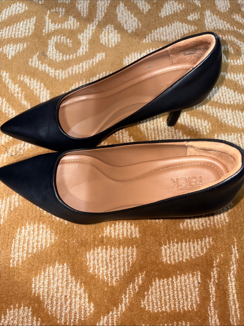 Nordstrom Rack Black Pointed-Toe Mid Heel Pumps for Women
